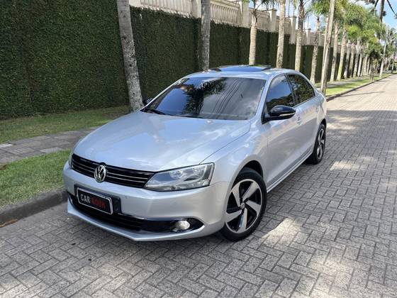 VOLKSWAGEN JETTA 2.0 COMFORTLINE FLEX 4P TIPTRONIC